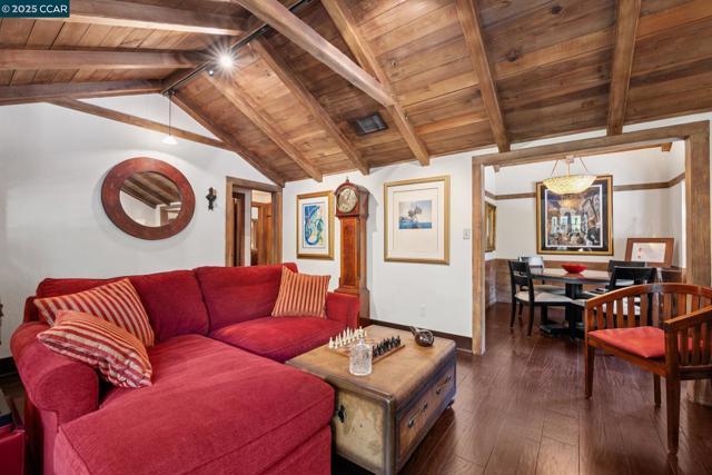 1611 Carmel Dr, Walnut Creek CA: https://media.crmls.org/mediaz/b2d6c5d8-dfb1-48e4-afaa-5519c1a9ad8e.jpg