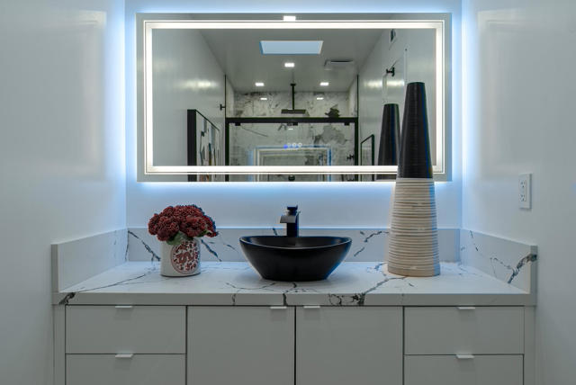 314 Desert Lakes Drive, Palm Springs CA: https://media.crmls.org/mediaz/b2d7340f-c928-431d-9890-436138564a51.jpg