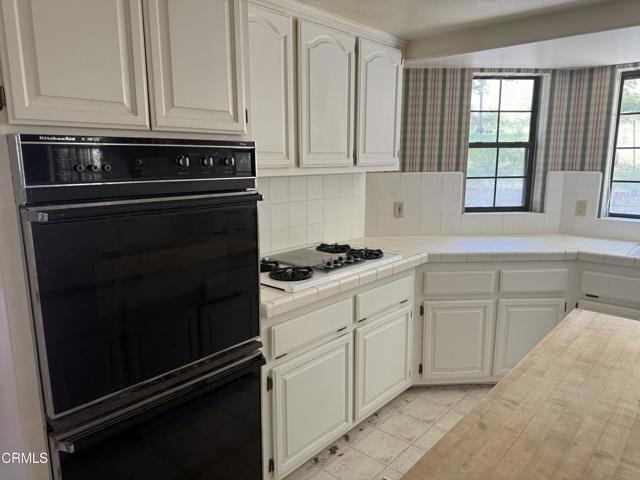 22600 Sunrise Court, Tehachapi CA: https://media.crmls.org/mediaz/b2d77025-3dd2-4e01-8550-172b6ef81217.jpg