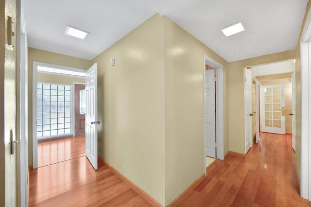 17855 Kiowa Trail, Los Gatos CA: https://media.crmls.org/mediaz/b2d8bbf4-8e51-45c0-99b9-727ee3ccf9ce.jpg