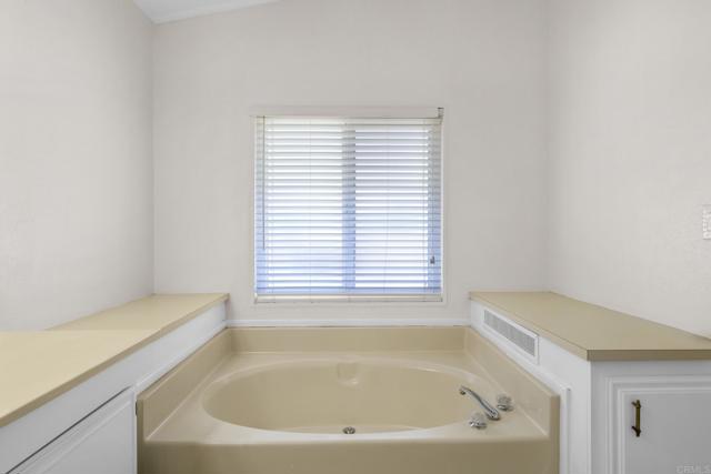 Detail Gallery Image 26 of 33 For 5212 Weymouth Way, Oceanside,  CA 92057 - 3 Beds | 2 Baths