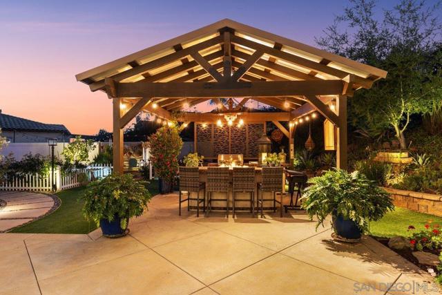 1217 Stockton Pl, Escondido CA: https://media.crmls.org/mediaz/b2d9444f-3824-46b9-be7e-6da5417f32ed.jpg