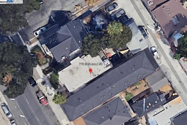 712 S 2Nd St, San Jose CA: https://media.crmls.org/mediaz/b2d94919-b00d-4972-a998-ceea425310e8.jpg