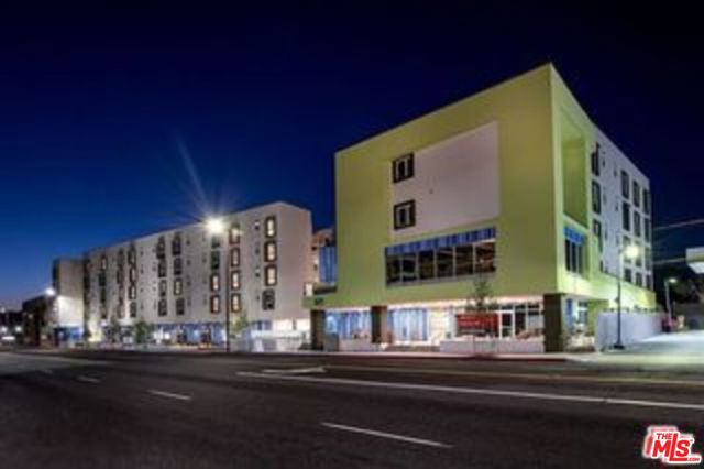521 W Colorado Street, Glendale CA: https://media.crmls.org/mediaz/b2d9f3ca-1af6-4983-a96c-43116578f524.jpg