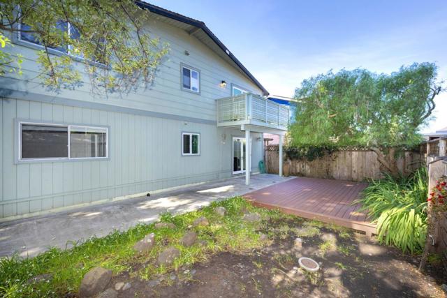 551 4th Street, Montara CA: https://media.crmls.org/mediaz/b2da0d75-2887-4543-bf5c-19d09d9eee57.jpg