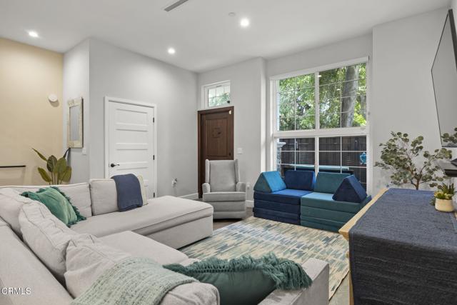 Detail Gallery Image 11 of 43 For 3236 Royal Oaks Dr #5,  Thousand Oaks,  CA 91362 - 3 Beds | 2/1 Baths