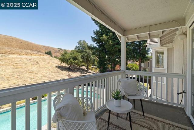 260 Edinburgh Cir, Danville CA: https://media.crmls.org/mediaz/b2dbb047-b699-4f9f-812d-6109bb649b94.jpg