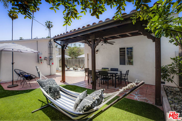 1427 N Coronado Street, Los Angeles CA: https://media.crmls.org/mediaz/b2dbd0c6-9281-4e34-9fe5-0c5df7ef991f.jpg