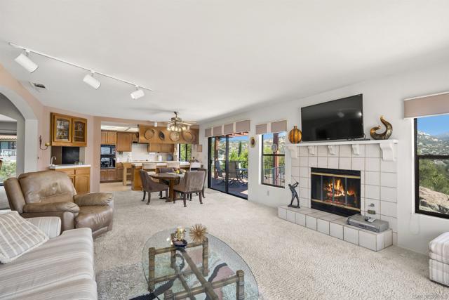 15519 Calistoga Dr., Ramona CA: https://media.crmls.org/mediaz/b2dc2be6-4974-4bd4-9b8c-fdd5a88d3c18.jpg