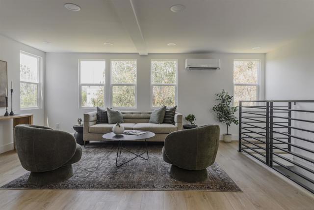 1028 30 Lincoln Ave, San Diego CA: https://media.crmls.org/mediaz/b2dc8b72-c2be-41af-bf6c-3eb4d3048542.jpg