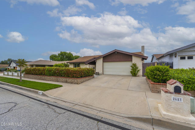 2653 N Broadmoor Avenue, Simi Valley CA: https://media.crmls.org/mediaz/b2dce6a0-0e7e-4fa5-93dd-52606406014f.jpg