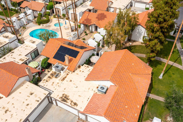 2355 S Gene Autry Trail, Palm Springs CA: https://media.crmls.org/mediaz/b2dd33a4-cc28-42ee-a2e6-1db40f5f940e.jpg