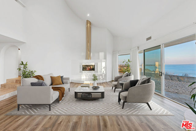 32215 Pacific Coast Highway, Malibu CA: https://media.crmls.org/mediaz/b2dd855c-de09-413f-a687-2e1da89afaf3.jpg