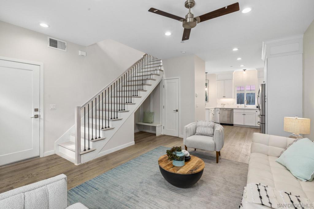 1343 Holly Ave
