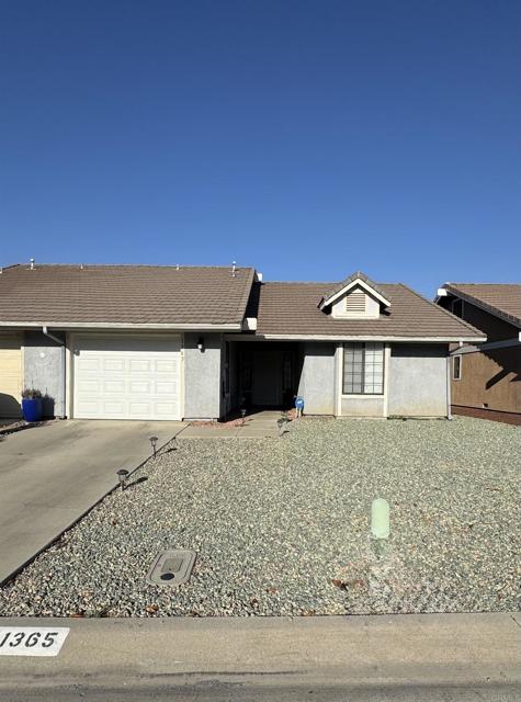Detail Gallery Image 1 of 13 For 1365 Yorktown Cir, San Jacinto,  CA 92583 - 2 Beds | 2 Baths