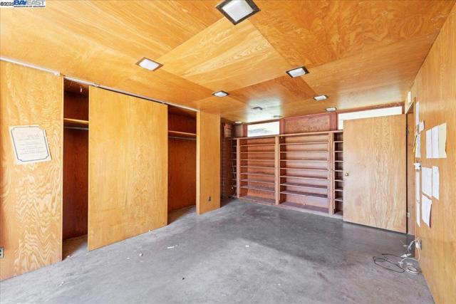 6400 Mines Rd, Livermore CA: https://media.crmls.org/mediaz/b2dea0ce-d09a-4091-a03c-6a15a9981bbd.jpg