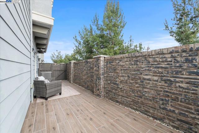 Image 26 of 39 For 2976 Stringham Way