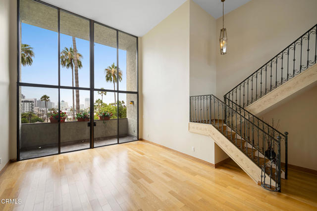 125 W Mountain Street, Glendale CA: https://media.crmls.org/mediaz/b2dedfef-c444-4bf1-9a96-9ed69d853309.jpg
