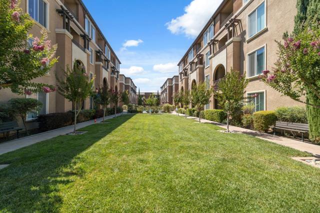 801 S Winchester Boulevard, San Jose CA: https://media.crmls.org/mediaz/b2def192-e112-4880-a3be-bd129bb1646b.jpg