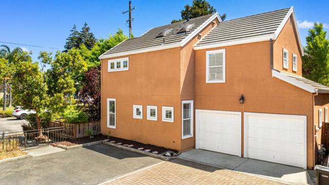 298 S Rengstorff Avenue, Mountain View CA: https://media.crmls.org/mediaz/b2df34fb-676c-454d-b87b-03d7610e48c6.jpg