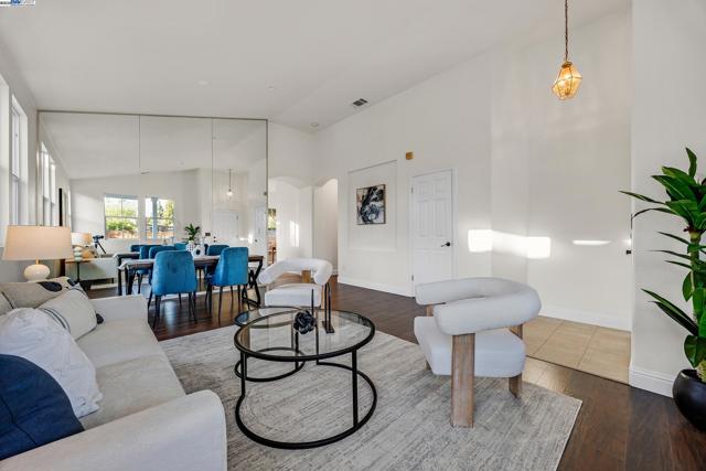 6424 Altamar Cir., Livermore CA: https://media.crmls.org/mediaz/b2df87c7-8302-4498-8592-91c4d9d1a3a1.jpg