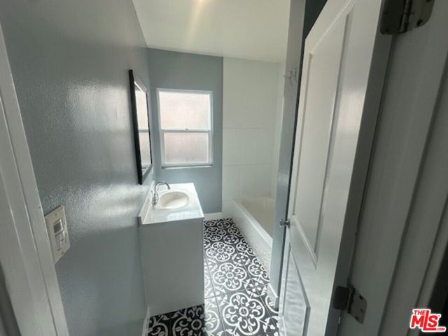 228 E 89th Street, Los Angeles CA: https://media.crmls.org/mediaz/b2e00fb3-0d68-4272-8316-a1f717af3136.jpg