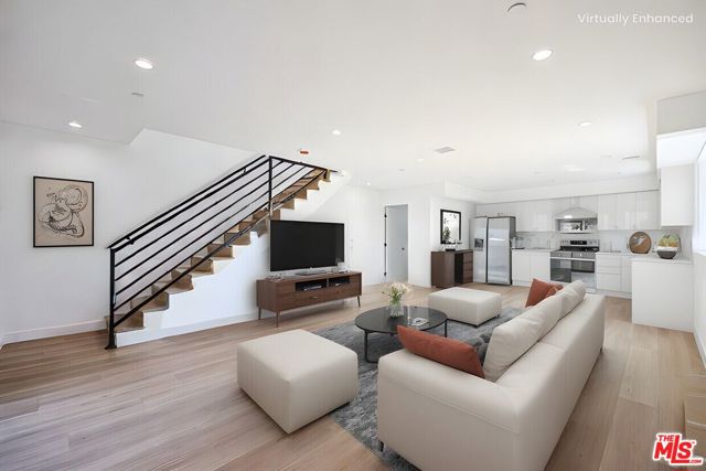 1636 Longwood Avenue, Los Angeles CA: https://media.crmls.org/mediaz/b2e0789a-214b-4e29-bc1a-de5fea796863.jpg