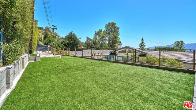 3001 Cloudcrest Road, La Crescenta CA: https://media.crmls.org/mediaz/b2e0a111-605b-4f6f-a9ca-a49f34b74c05.jpg