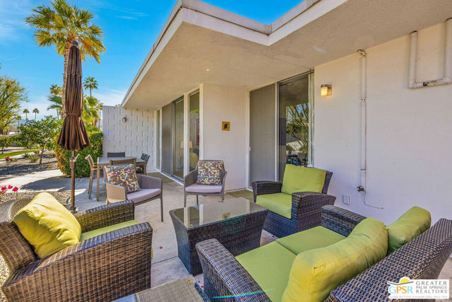 2380 S Sky View Drive, Palm Springs CA: https://media.crmls.org/mediaz/b2e0ea7c-80d4-4e68-b05b-137d0b0de6a6.jpg