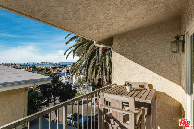 538 AVENUE A, Redondo Beach, California 90277, 2 Bedrooms Bedrooms, ,2 BathroomsBathrooms,Residential,Sold,AVENUE A,22120395