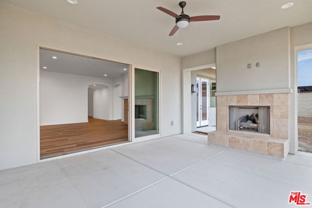 3719 Pathway Court, Bakersfield CA: https://media.crmls.org/mediaz/b2e1aa15-d010-43bd-86c6-159b21d45a07.jpg