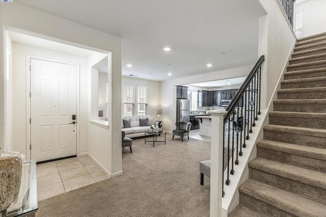 2024 Honey Church Pl, Roseville CA: https://media.crmls.org/mediaz/b2e1dfd2-3ae1-4f12-96a9-5df1793c61d0.jpg
