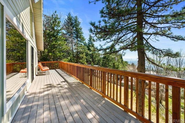 Detail Gallery Image 4 of 26 For 31111 All View Dr, Running Springs,  CA 92382 - 3 Beds | 1/1 Baths