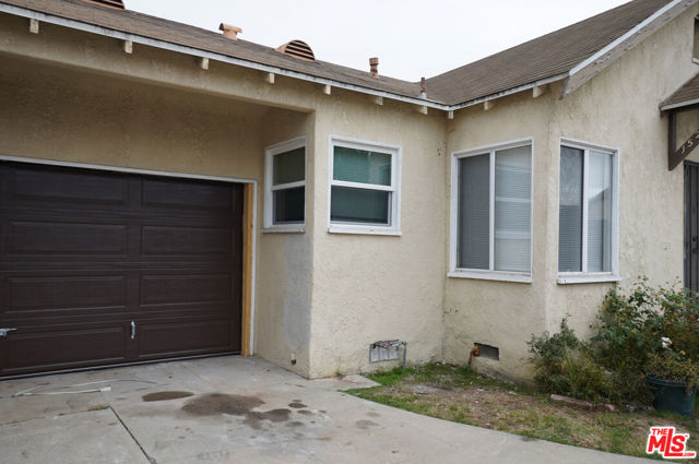 1526 W 83rd Street, Los Angeles CA: https://media.crmls.org/mediaz/b2e2216b-15c5-4a05-8410-81552bfa122a.jpg