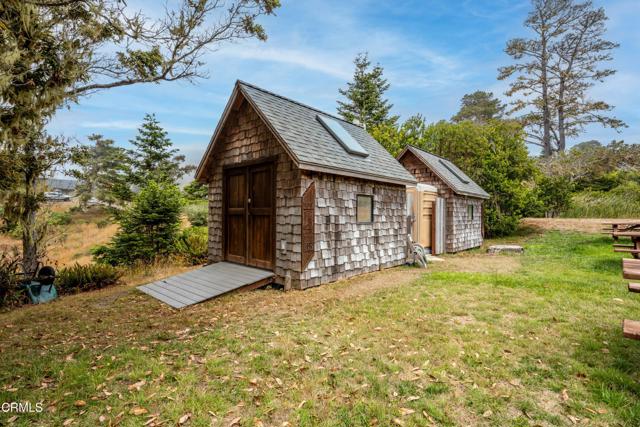15741 Forest View Road, Manchester CA: https://media.crmls.org/mediaz/b2e2ba1c-b5aa-4fe2-8352-d3f083babc4a.jpg
