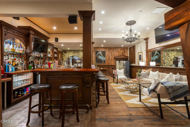 5065 Indianola Way, La Canada Flintridge CA: https://media.crmls.org/mediaz/b2e31538-7cff-4b86-b876-fbaa96ec432b.jpg