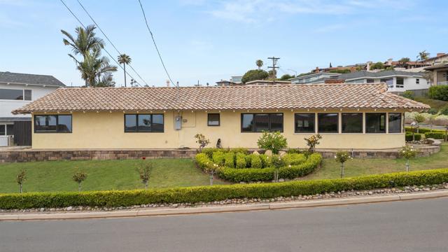 5602 Ladybird Lane, La Jolla CA: https://media.crmls.org/mediaz/b2e39d98-2563-45e1-a7ca-119cedc7eabd.jpg