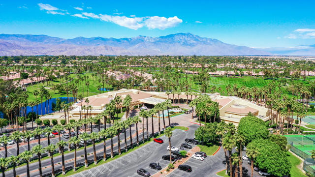 76745 Chrysanthemum Way, Palm Desert CA: https://media.crmls.org/mediaz/b2e3ec66-b38f-4db1-a312-3018496ac25c.jpg