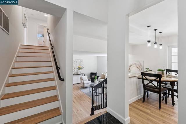 36 Playa Ct, San Ramon CA: https://media.crmls.org/mediaz/b2e47909-054a-4008-ad8e-759569599a6c.jpg