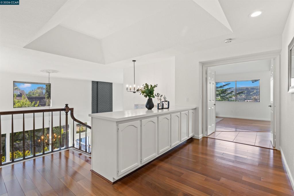 https://media.crmls.org/mediaz/b2e4b130-087d-47f9-94e6-b5b5dd023201.jpg?preset=X-Large