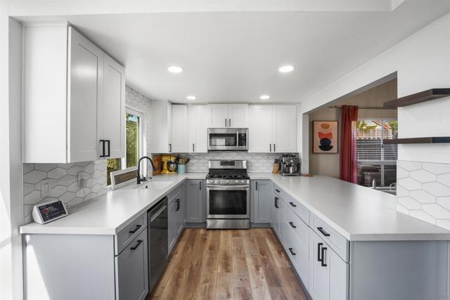378 Paseo Marguerita, Vista CA: https://media.crmls.org/mediaz/b2e4c3f8-a423-4a37-9801-13b71f0ad88f.jpg