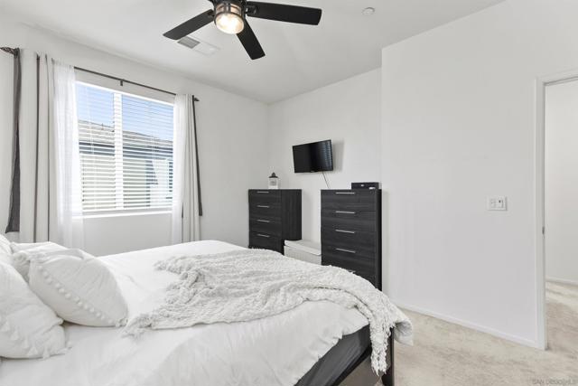 5402 Sand Arch Ln 199, San Diego CA: https://media.crmls.org/mediaz/b2e4e591-aaf4-41ff-a000-a5500983f223.jpg