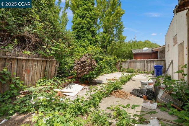 4955 Appian Way, El Sobrante CA: https://media.crmls.org/mediaz/b2e4e885-bdb0-407b-9338-bfb1f857aaaf.jpg