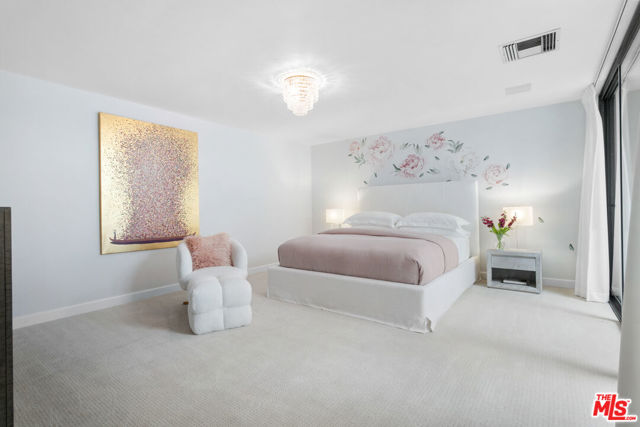 6 Exeter Court, Rancho Mirage CA: https://media.crmls.org/mediaz/b2e654ab-f985-4c52-aba9-b79aa76b6f70.jpg