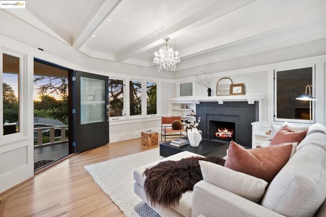 3936 Elston Ave., Oakland CA: https://media.crmls.org/mediaz/b2e6739a-a623-4d99-9367-8ac37958dce6.jpg