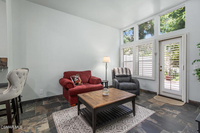 1025 Sunset Oak Circle, Newbury Park CA: https://media.crmls.org/mediaz/b2e6a5a2-1c03-42ad-b005-f49fa8aa4708.jpg