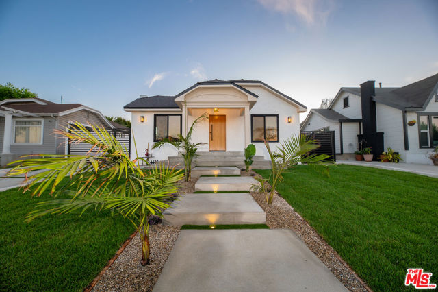 5325 S Victoria Avenue, Los Angeles CA: https://media.crmls.org/mediaz/b2e6a73d-40d1-4114-ad9e-024bd00593a4.jpg