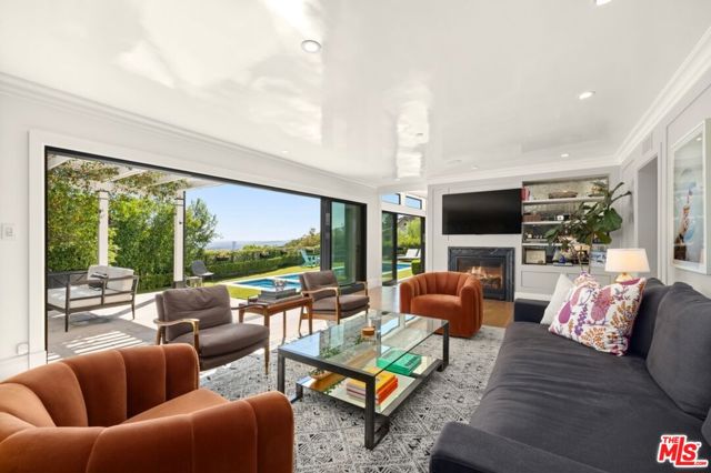 1640 N Kings Road, Los Angeles CA: https://media.crmls.org/mediaz/b2e71a8b-61c4-48ee-84ea-4e4ee7156645.jpg