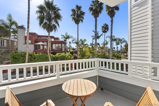 249 Playa Del Norte, La Jolla CA: https://media.crmls.org/mediaz/b2e7f5bf-ee55-47f5-b3c0-4a55d2c51277.jpg