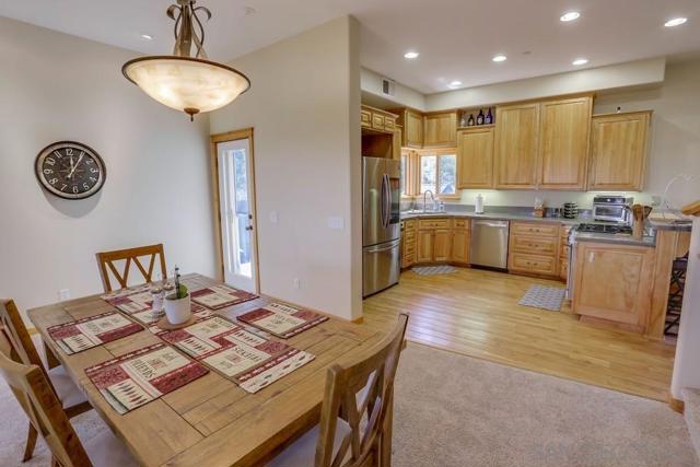 753 Ridgewood Dr, Julian CA: https://media.crmls.org/mediaz/b2e801a7-c78d-4466-a1c5-7ad4c87b4624.jpg